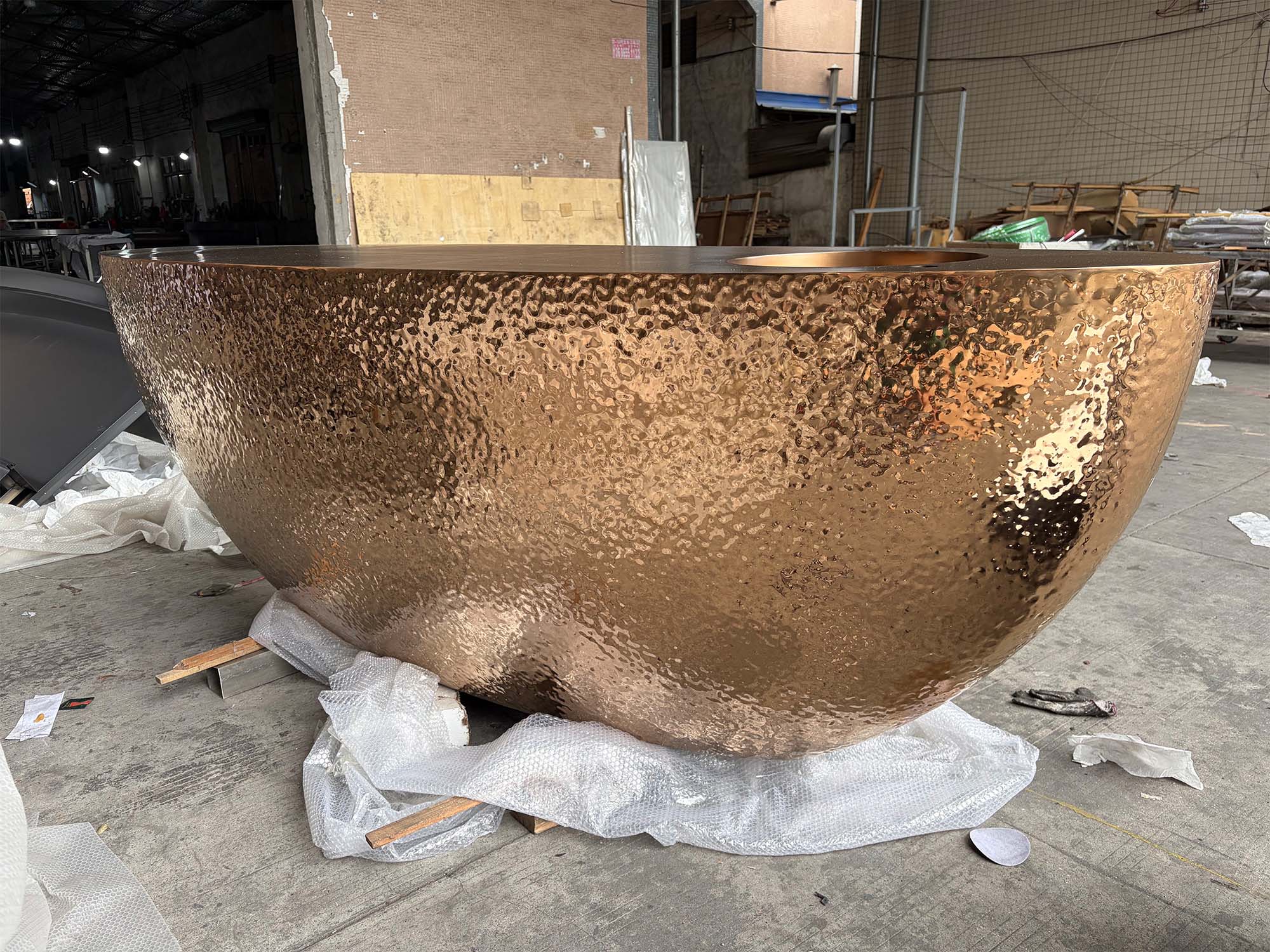Color Electroplated Stainless Steel Art Sculpture Success Case